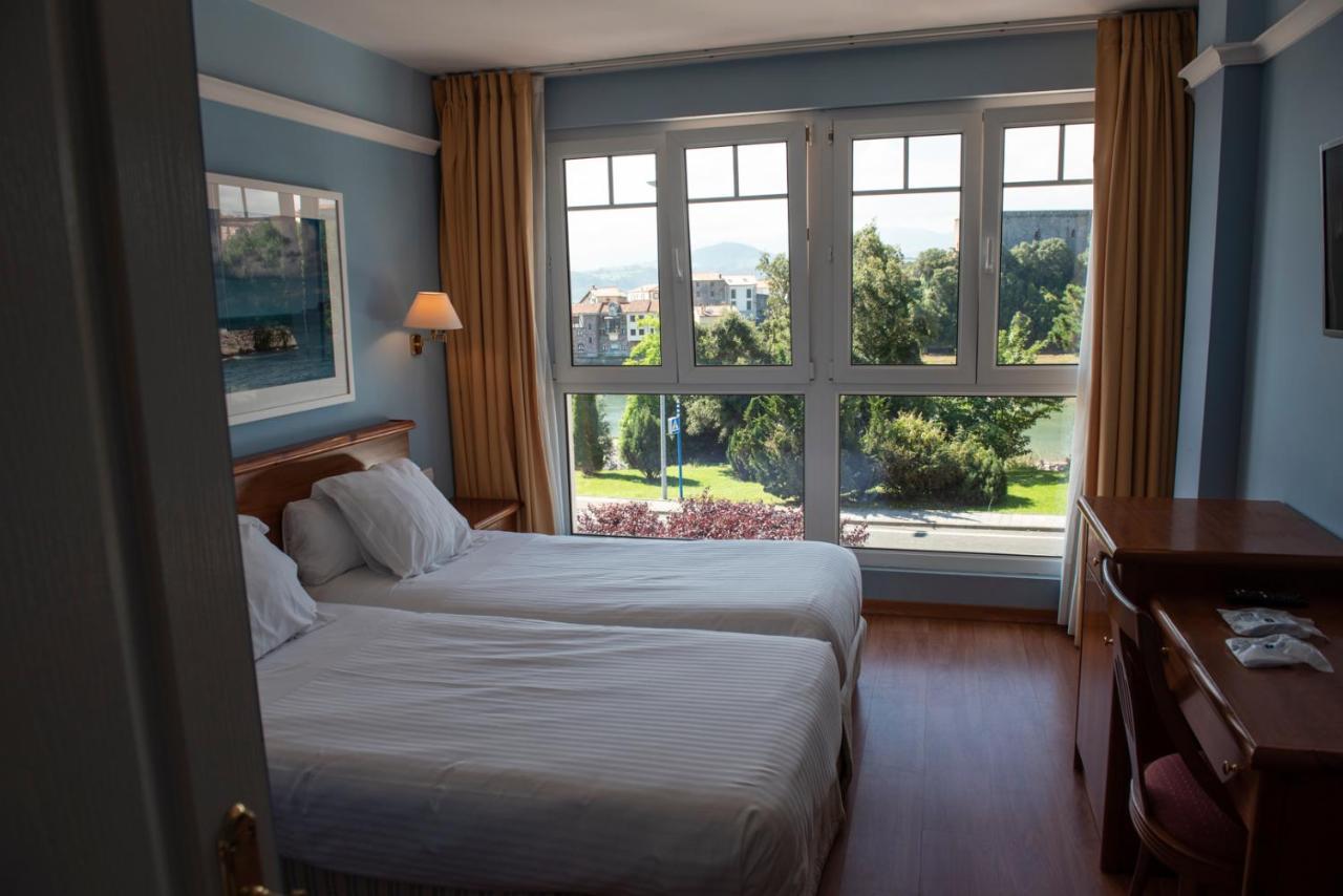 סן ויסנטה דה לה ברקרה Hotel Faro De San Vicente מראה חיצוני תמונה