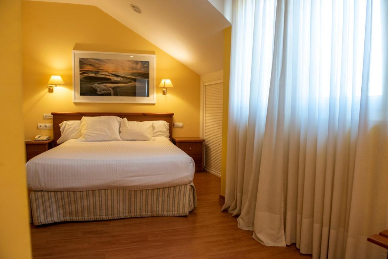 סן ויסנטה דה לה ברקרה Hotel Faro De San Vicente מראה חיצוני תמונה