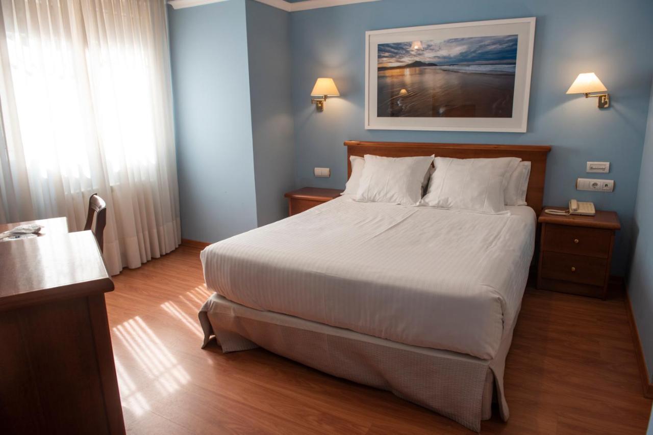 סן ויסנטה דה לה ברקרה Hotel Faro De San Vicente מראה חיצוני תמונה