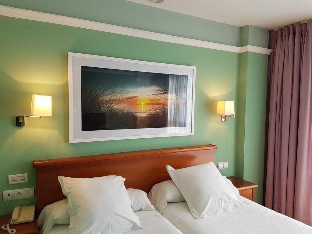 סן ויסנטה דה לה ברקרה Hotel Faro De San Vicente מראה חיצוני תמונה